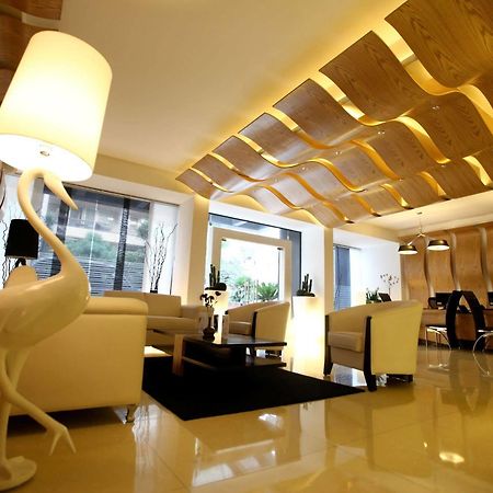 Wh Hotel Beirut Bagian luar foto