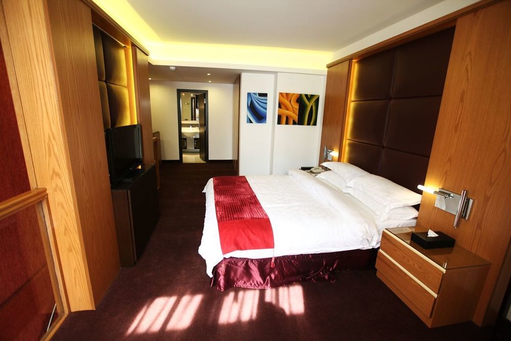 Wh Hotel Beirut Bagian luar foto