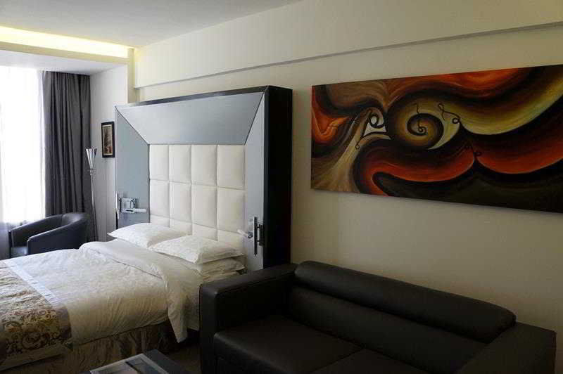 Wh Hotel Beirut Bagian luar foto