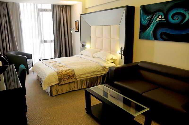 Wh Hotel Beirut Bagian luar foto