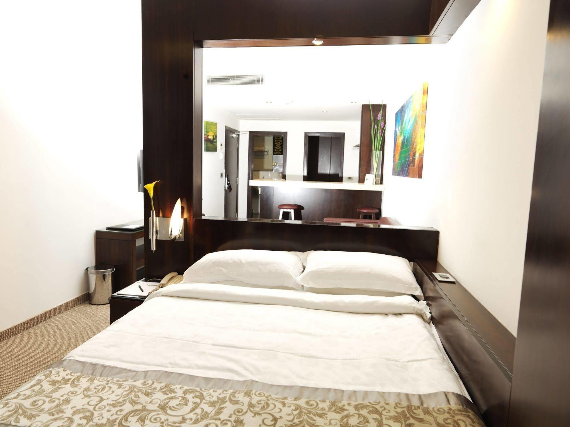 Wh Hotel Beirut Bagian luar foto