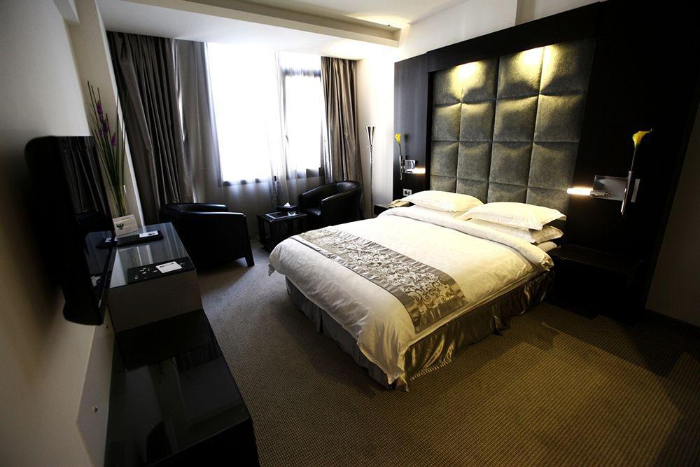 Wh Hotel Beirut Bagian luar foto